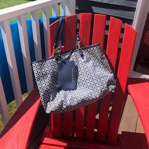 Tommy Hilfiger Tote